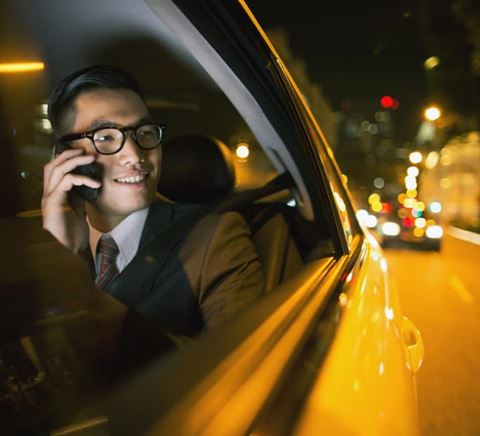 zipper-Man-with-phone-inside-a-car