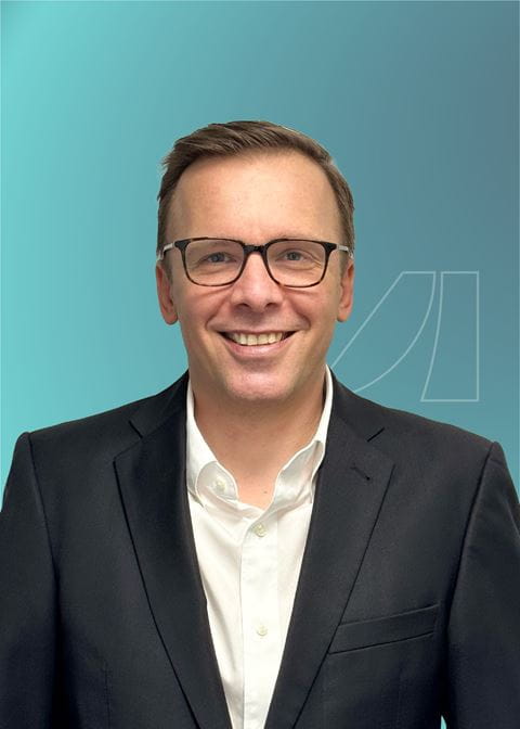 photo_andy_polak_fv_2026_v3_turq